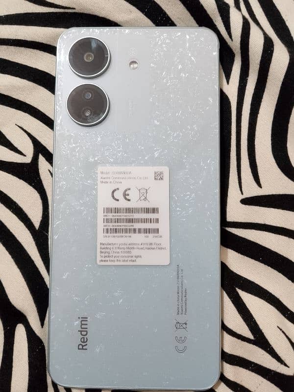 redme 13 c   8 Ram / 256 ROM 9