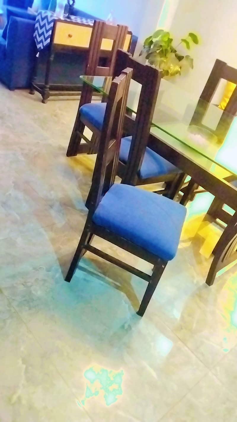 Dinning table with 6 chairs for sale 5