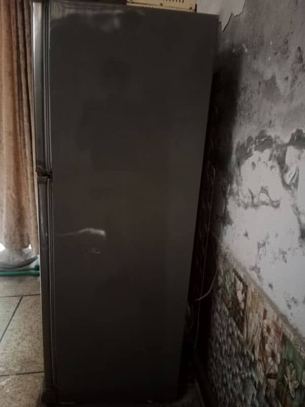 Dawlance Refrigerator Medium size 1