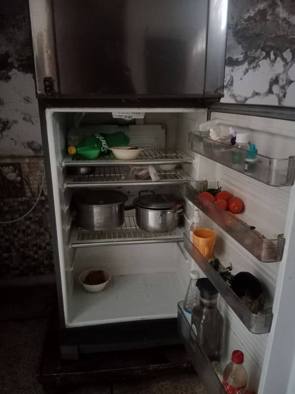 Dawlance Refrigerator Medium size 2