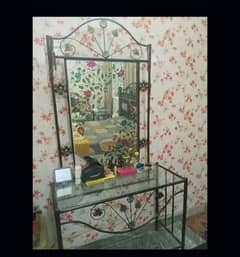 Dressing table urgent sale negotiable