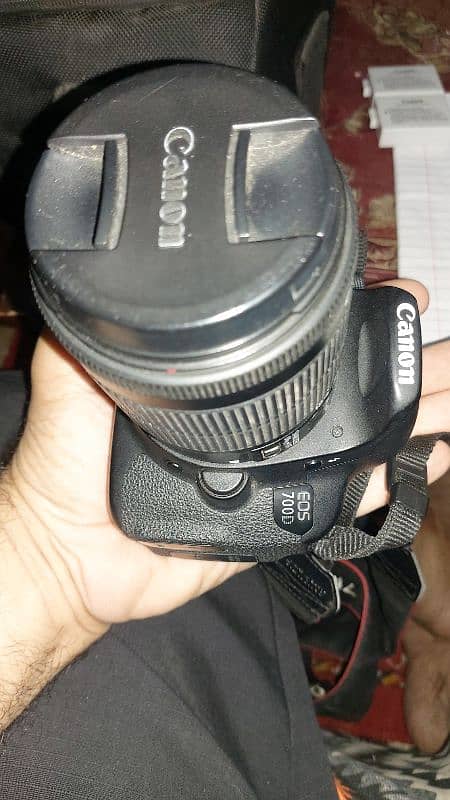 canon EOS 700D 0