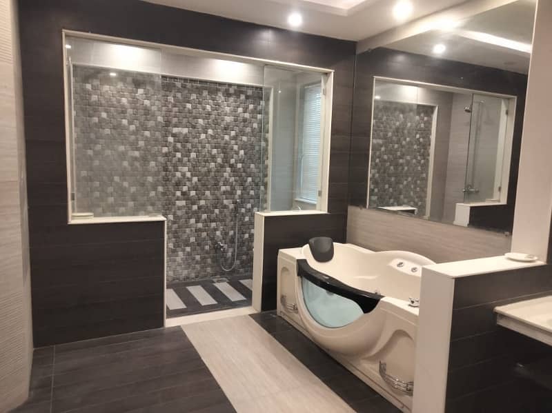 10 Marla Majestic Upper Portion For Rent In DHA Phase 4,Block DD. 3