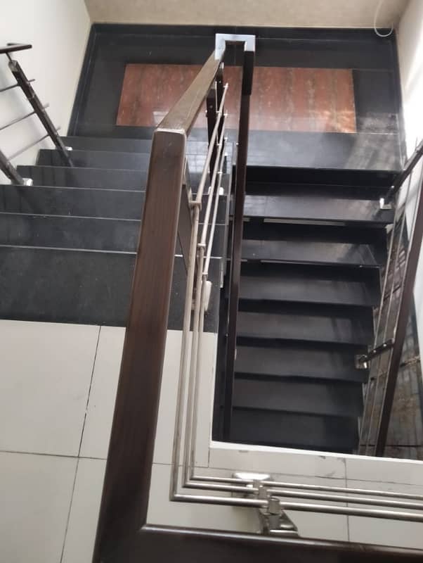 10 Marla Majestic Upper Portion For Rent In DHA Phase 4,Block DD. 11