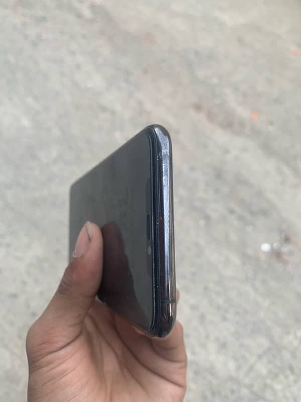 Iphone xs max 4
