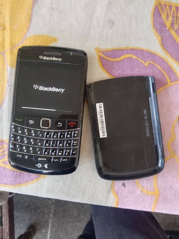 black berry keypad phones 1