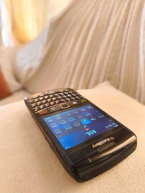black berry keypad phones 4