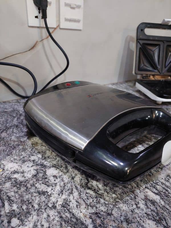 sandwich toaster 1