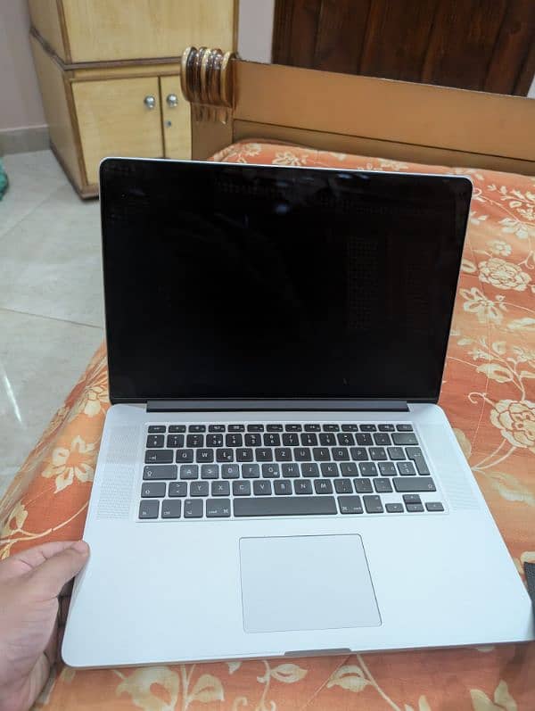 MACBOOK PRO 2015 0