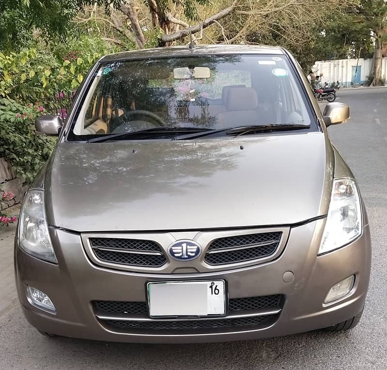 FAW V2 VCT-i Hatchback 2016 Family Car for Sale 0