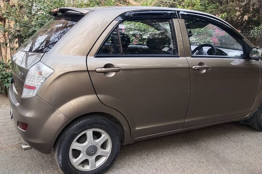 FAW V2 VCT-i Hatchback 2016 Family Car for Sale 7