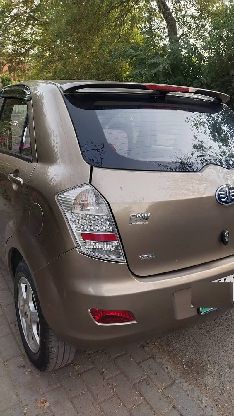 FAW V2 VCT-i Hatchback 2016 Family Car for Sale 9
