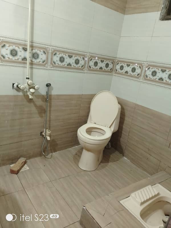 Portion for rent for bachelor chaklala scheme 3 walyat homes 2bed tv loung dariwng room kitchen 3bath car porch bijli miter seprat 3