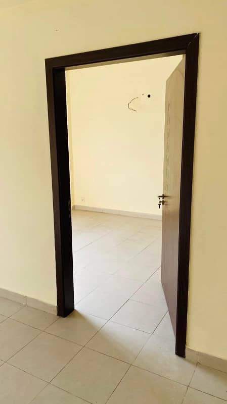 AMAZING VIEW READY TO MOVE 955sq ft 2Bed Lounge Flat FOR SALE Apartment. 2KM from MAIN GATE of BTK 11