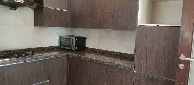 2 Beds 10 Marla Upper Portion Ideal Location For Rent In Ex Air Avenue DHA Phase 8 3
