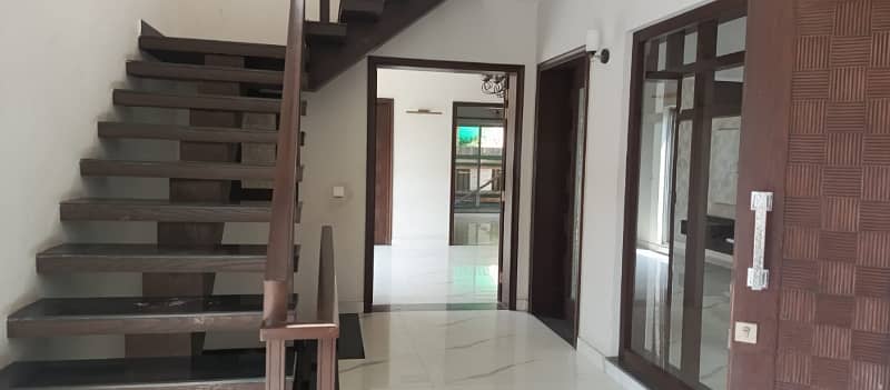 2 Beds 10 Marla Upper Portion Ideal Location For Rent In Ex Air Avenue DHA Phase 8 7