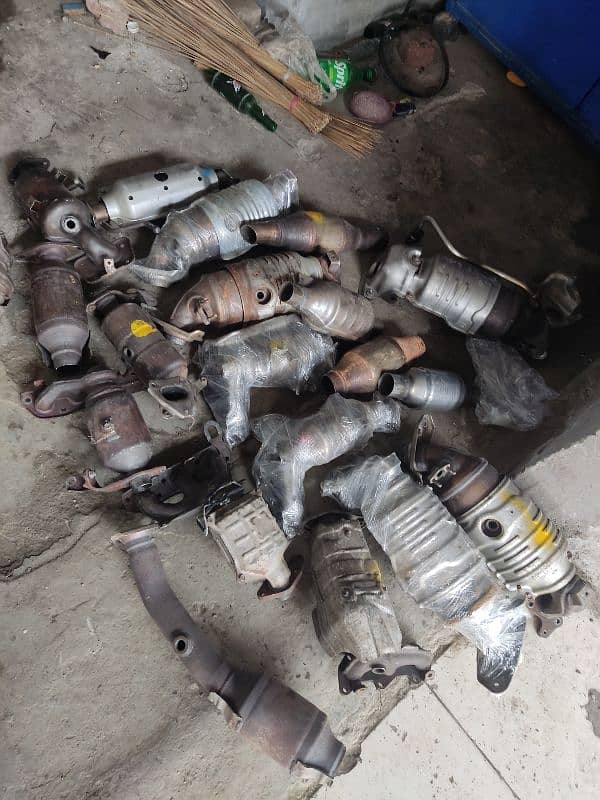 Catalytic Converter for Vitz Passo Reborn City GM Alto WagonR Mira Gli 3
