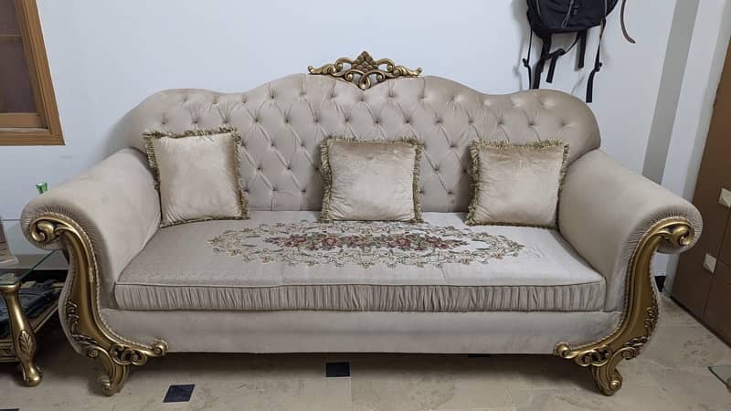 7-Seater Royal Sofa Set for Sale – Elegant Design & Great Condition 11