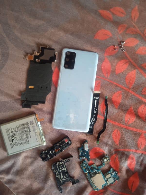 Samsung S20 plus . camera. board. charger. battery 2