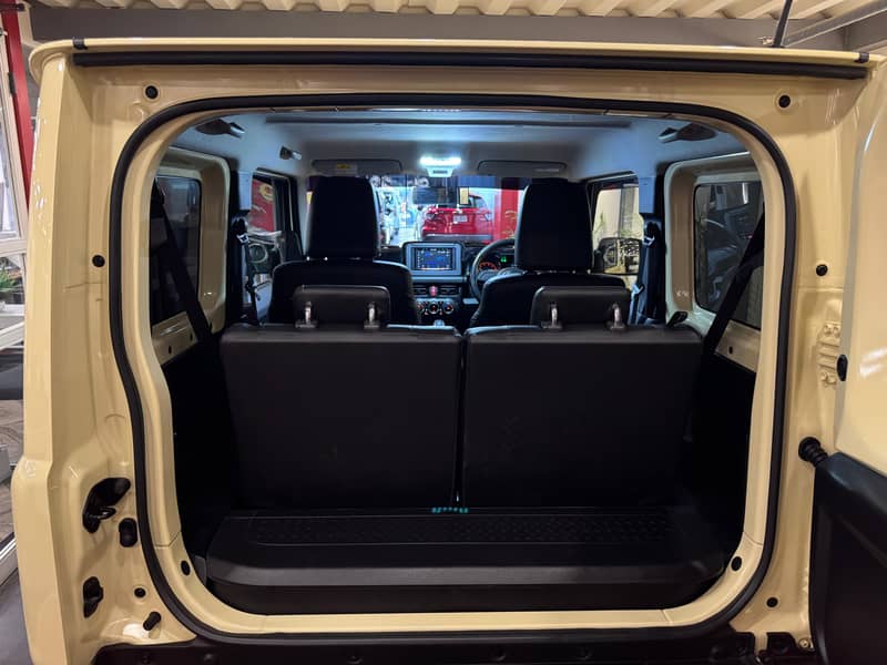 Suzuki Jimny 2018 XL 11