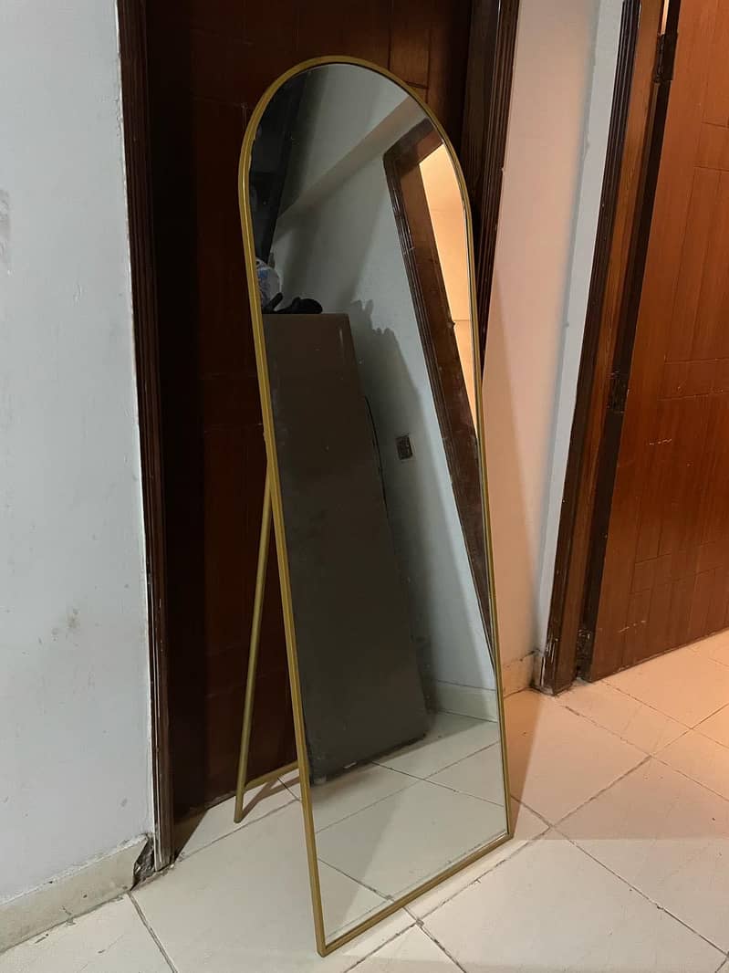 Standing mirror 1