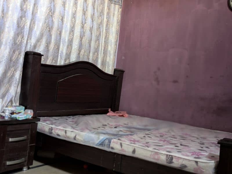 double bed. full size 0