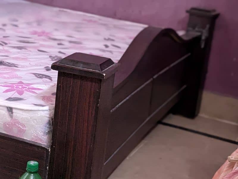 double bed. full size 2