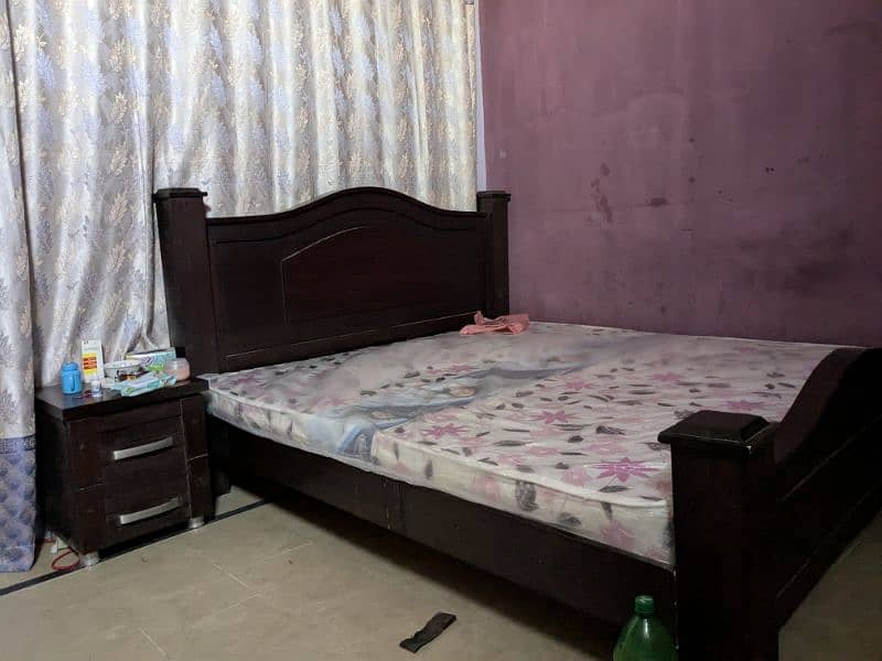double bed. full size 5