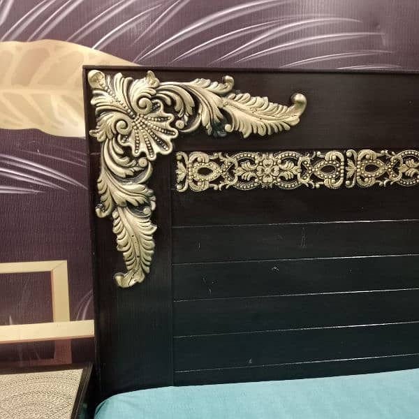 bed +dressing table 6