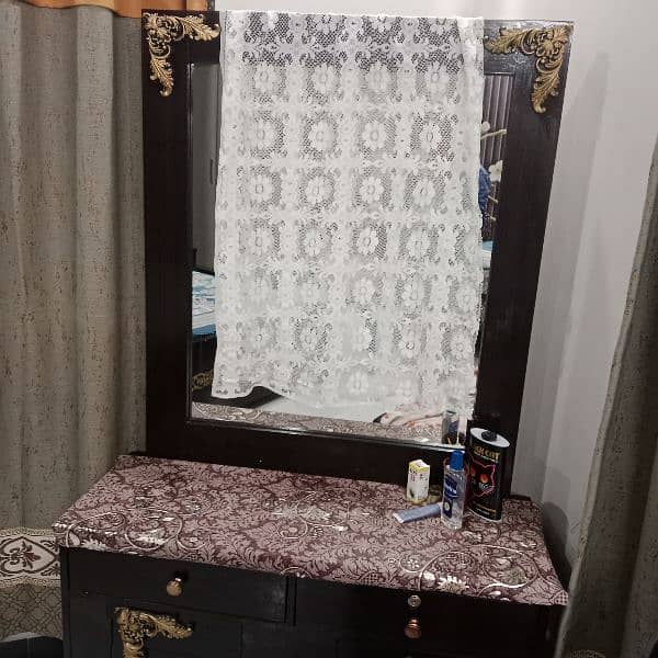 bed +dressing table 7