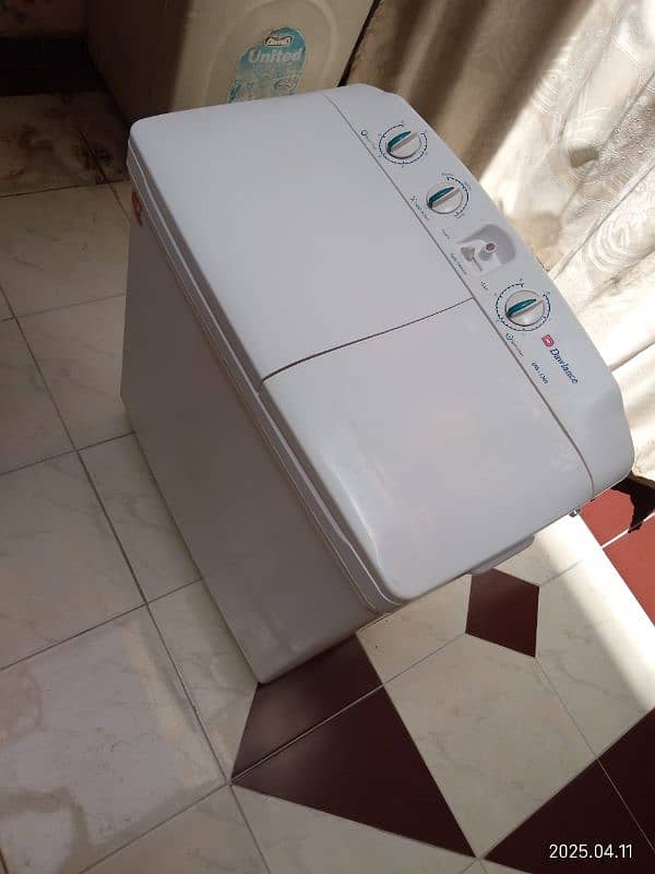 Brand new DW 5200 unused 5-7 months se pck rakhi v hai dryer machine 0
