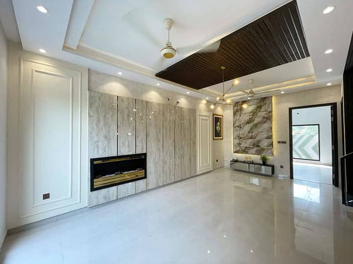 Masterpiece Living Awaits: 5-Marla Elegant Bungalow with 3 Beds, Drawing, Dining & TV Lounge at a Hot Location in DHA Phase 9 Town! 9