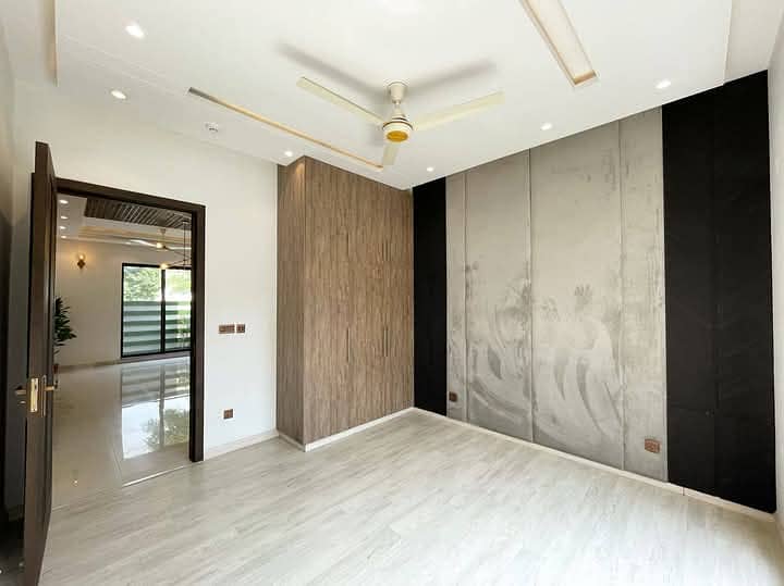 Masterpiece Living Awaits: 5-Marla Elegant Bungalow with 3 Beds, Drawing, Dining & TV Lounge at a Hot Location in DHA Phase 9 Town! 17
