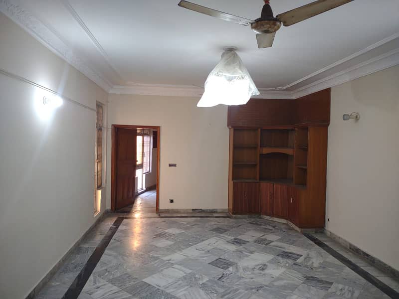 10 Marla House For Rent In Johar Town 6