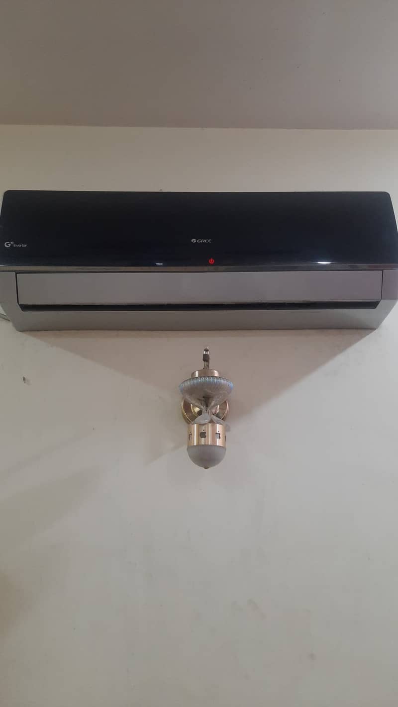 Gree AC 1 Ton, 6 years used 1