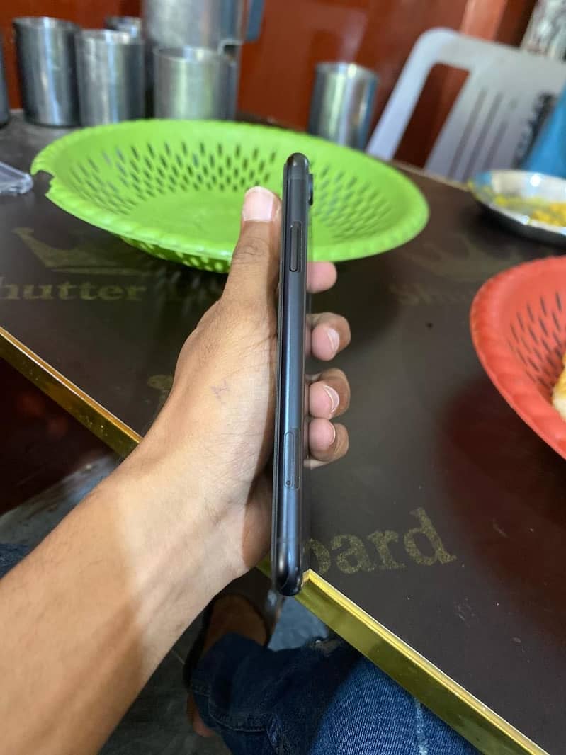 iPhone XR 128 gb watarpack 2