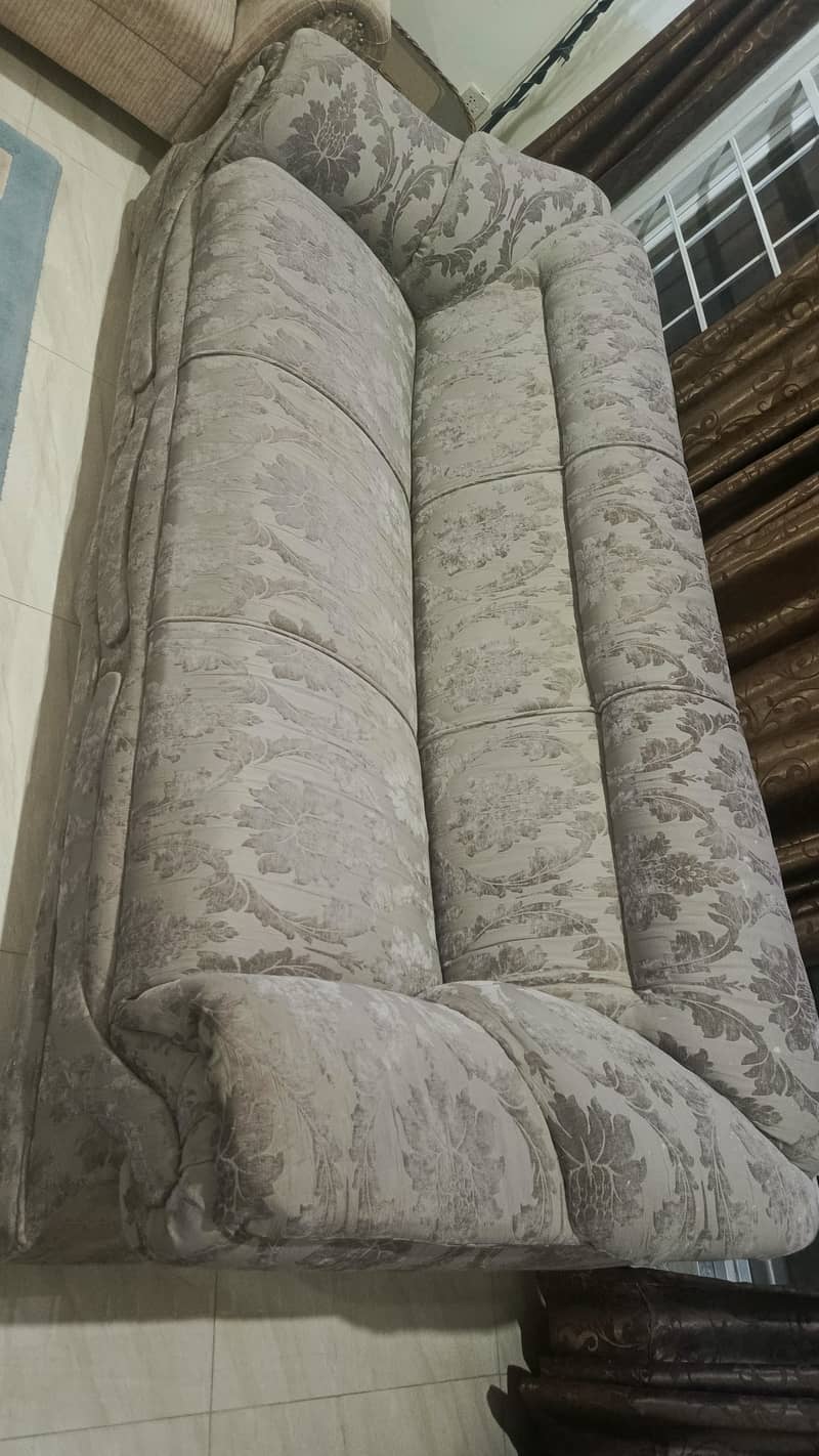 Luxury 6 Seater Sofa Set - Heavy, Fully Covered & Good Condition 2