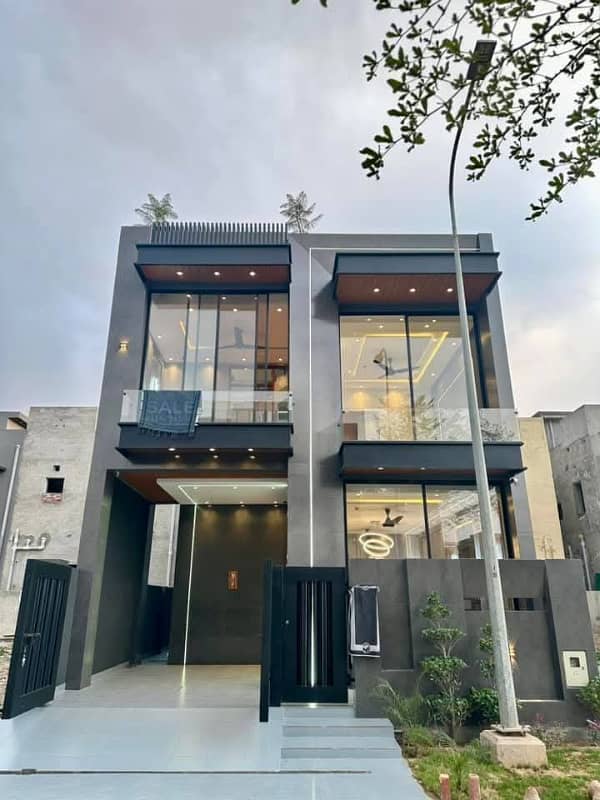 Affordable Sophistication: 5-Marla Bungalow for Sale Featuring Prime Location, Elegant 3-Bed Layout & Modern Comforts in DHA Phase 9 Town! 0