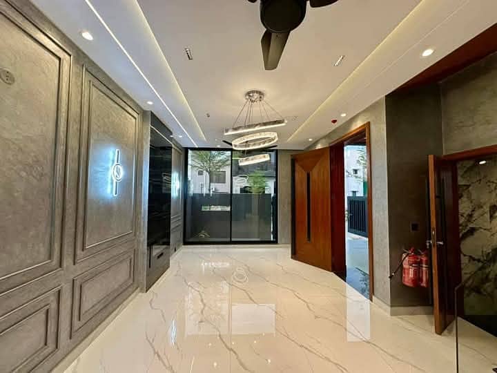 Affordable Sophistication: 5-Marla Bungalow for Sale Featuring Prime Location, Elegant 3-Bed Layout & Modern Comforts in DHA Phase 9 Town! 2