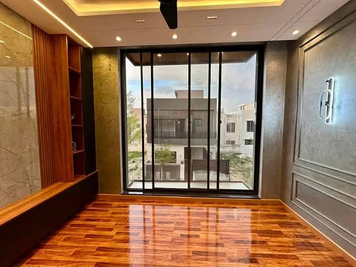 Affordable Sophistication: 5-Marla Bungalow for Sale Featuring Prime Location, Elegant 3-Bed Layout & Modern Comforts in DHA Phase 9 Town! 5