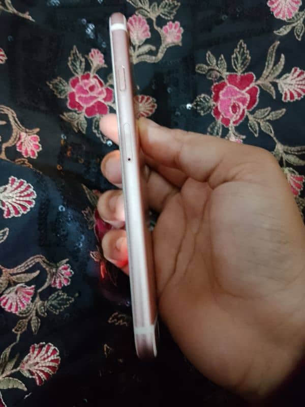 I phone 6s Bilkul Final price Hai No bargaining Serious Log text kry 1