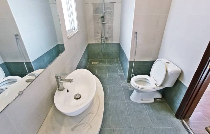 5 Marla Luxury Full House Available For Rent In DHA Phase 5,Block D. 11