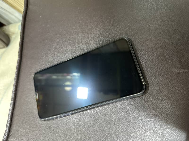 Apple iPhone 11 Pro Max 2