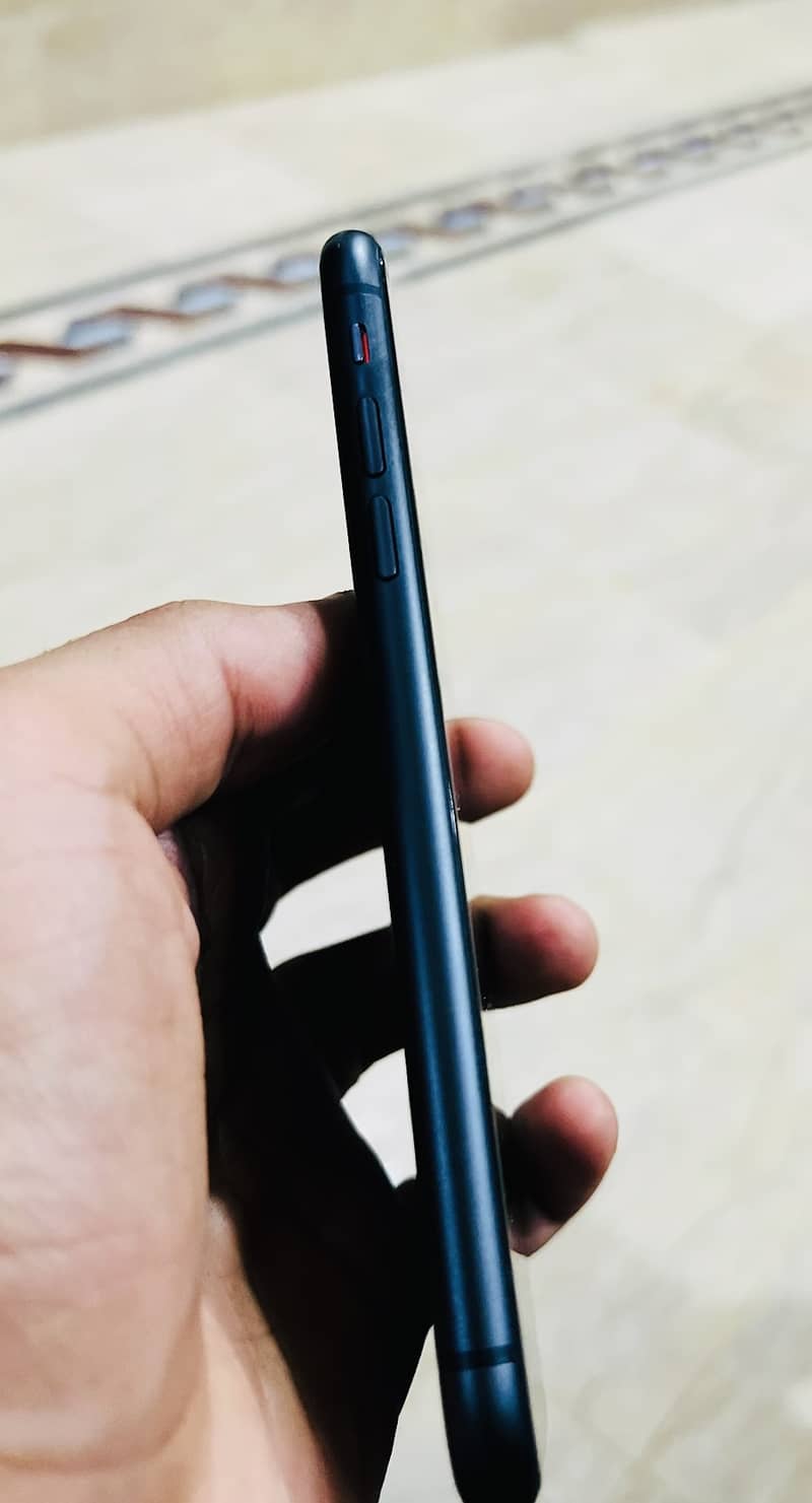 Apple iPhone 11 10