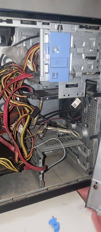 computer i7 Nvidia 750 TI GPU 8GB RAM 128 GB SSD 500 GB hard drive 6