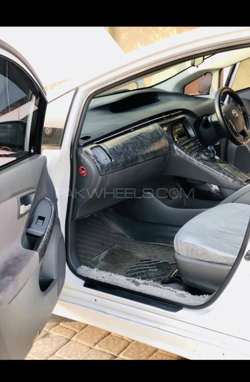 Toyota prius 3 generation 13