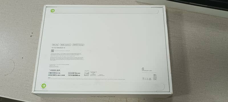 Macbook Air M4 2024 13.3" 16/256 Sealed box pack 3