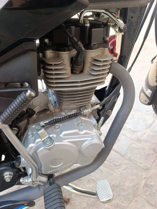 Cb 125F. 1