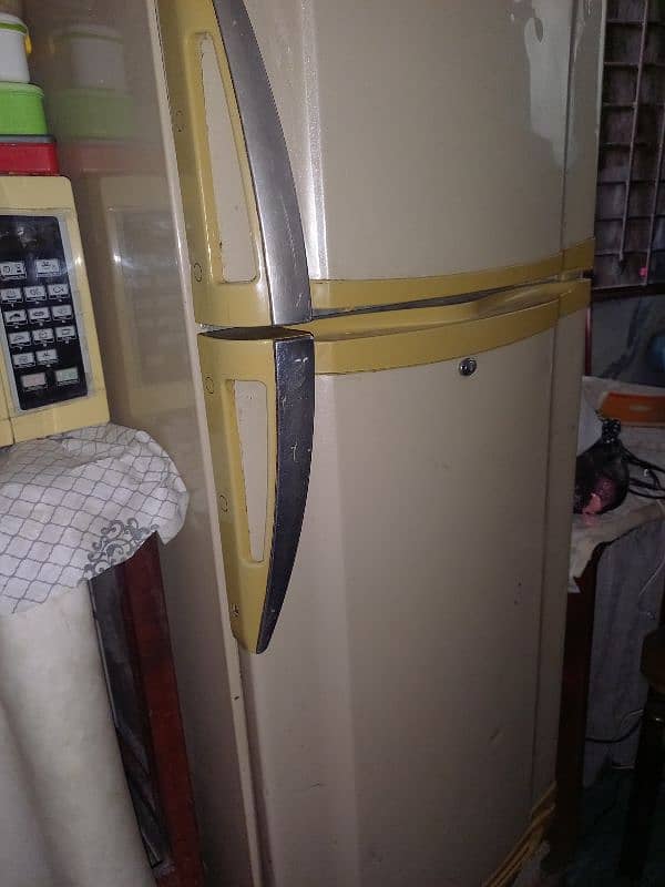 PEL refrigerator and freezer medium size good cooling and condition 1
