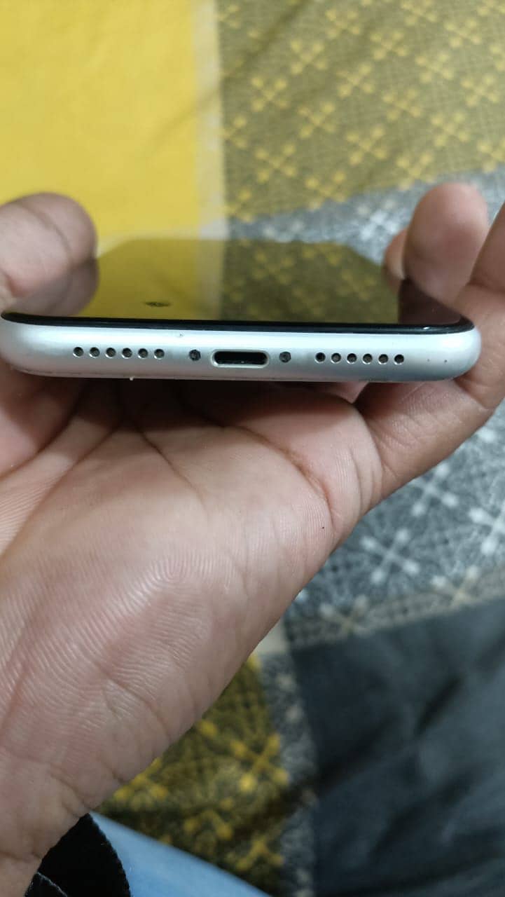 I Phone XR 64gb water pack charger non PTA 1